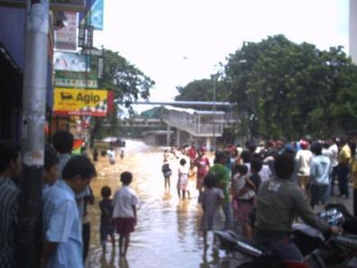 Banjir di Jalan Otista Raya Jakarta Timur tahun 2007